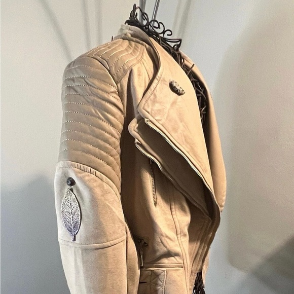 Gorgeous beige & bronze angel wings jacket w/sewed on natural healing crystals. - Picture 2 of 4